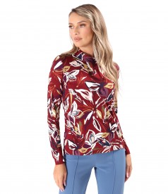 Elegant blouse made of elastic jersey printed with floral motifs