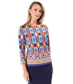 Elastic jersey blouse printed with geometric motifs