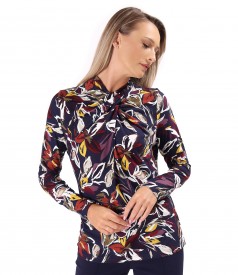 Elastich jersey blouse with pleats at the neckline