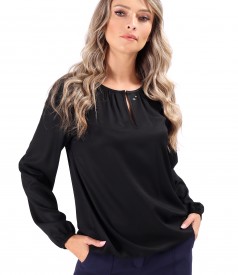 Elegant blouse made of satin-finish viscose