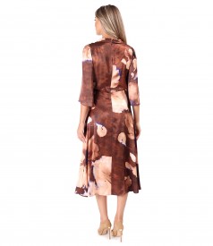Elegant midi dress made of satin viscose printed with oversized flowers