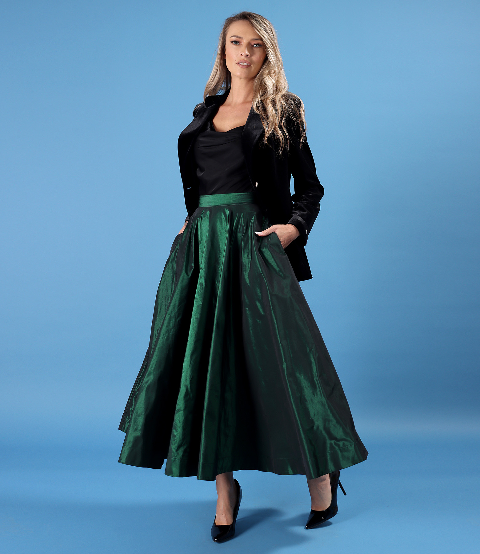 Long taffeta skirt with decorative elastic on the back