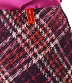 Fusta evazata din stofa in carouri